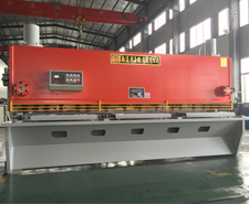 深喉口剪板機(jī)